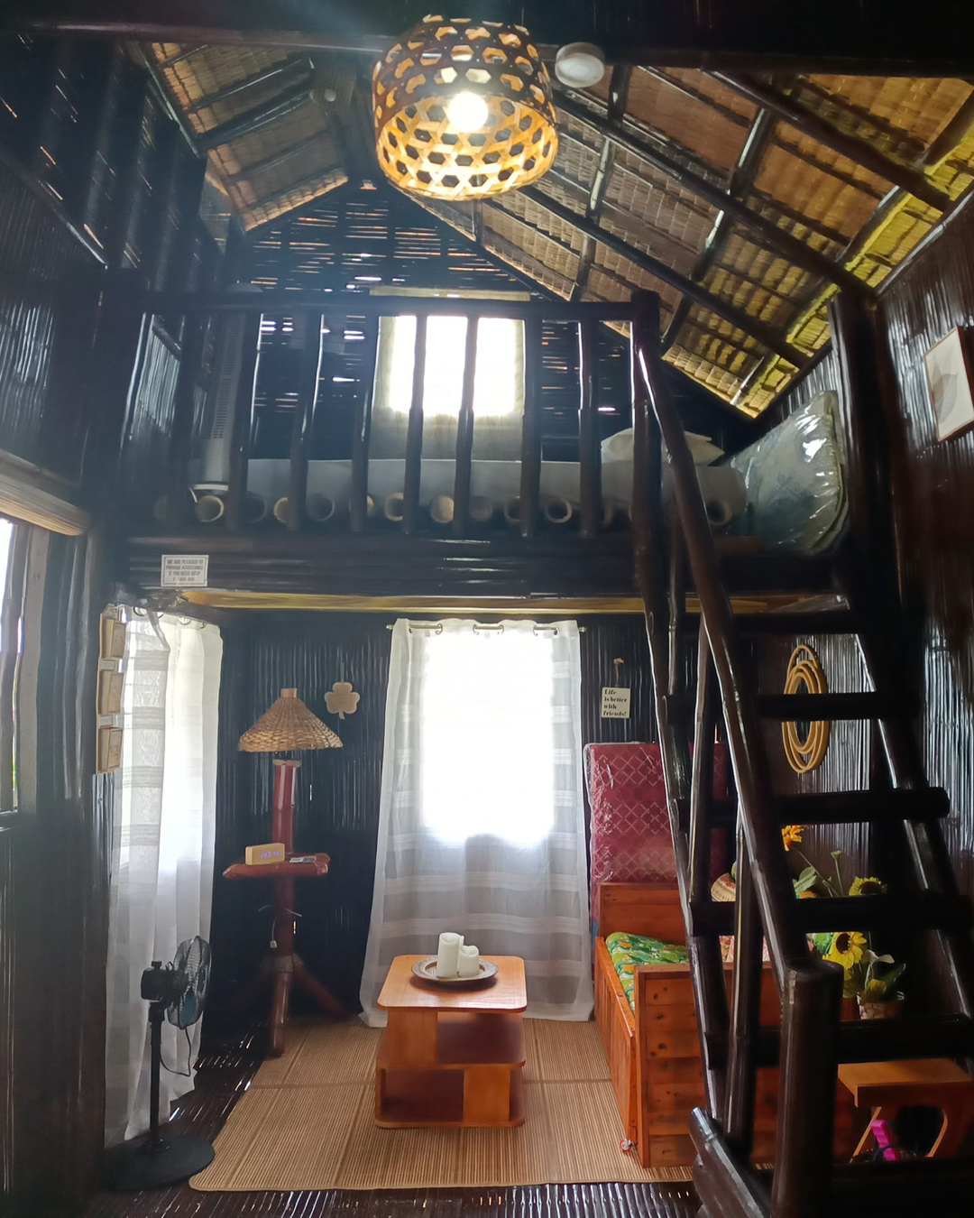 big kubo interior with view on loft